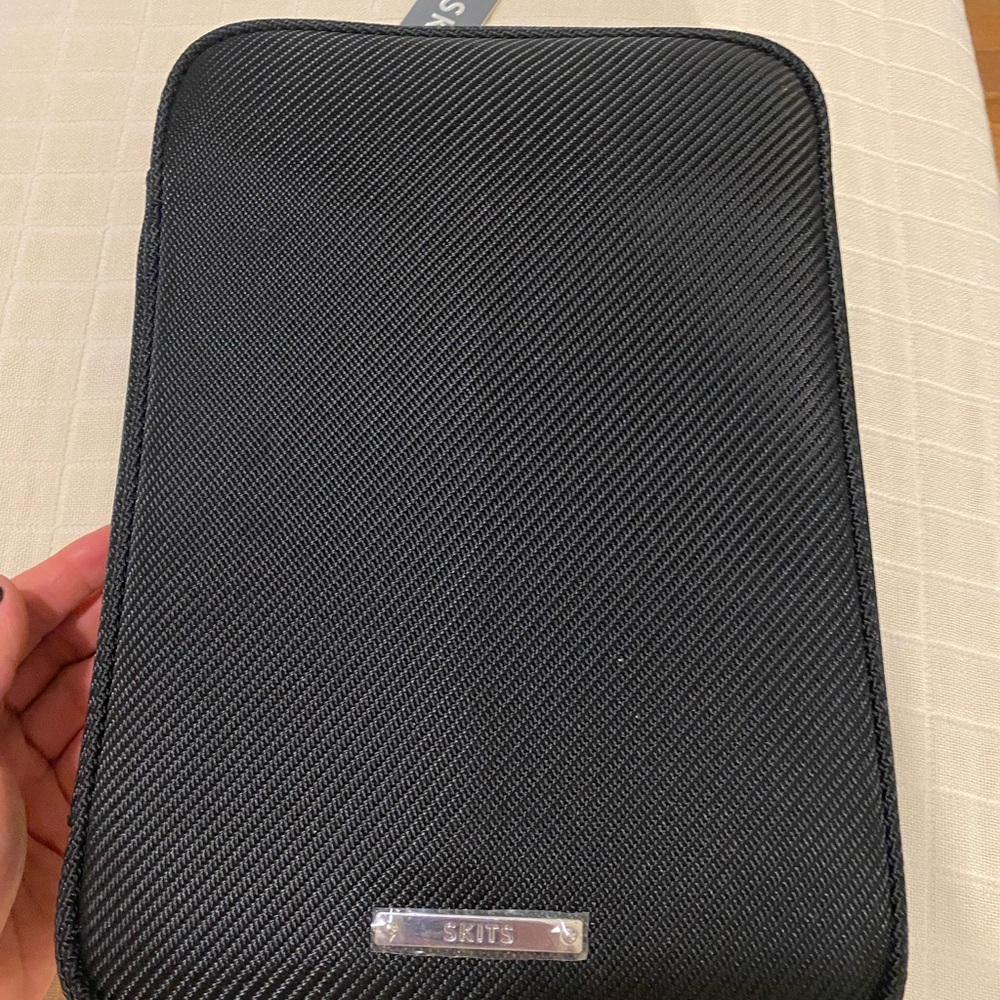 Skits travel case, makeup case, etc